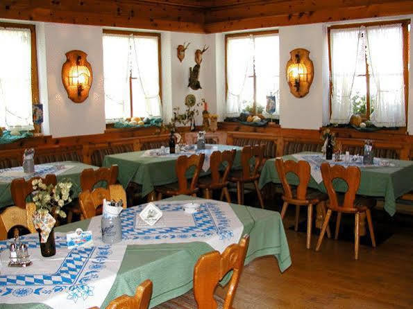 Hotel Schwarz Mehring (Bavaria)