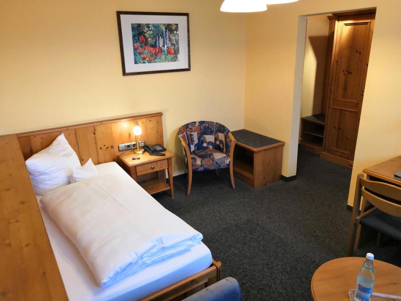 Schwarz Hotel 3*